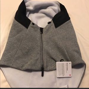 Lululemon NWT Burrow In Snood